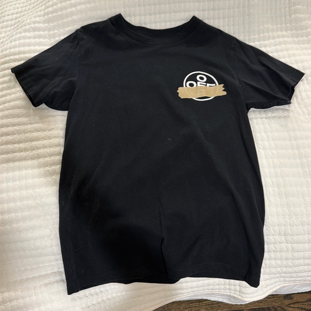 Men’s Off White t shirt